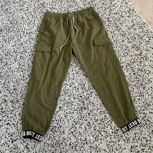 Army green men’s joggers